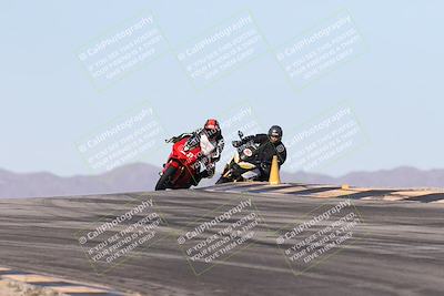 media/Dec-01-2025-Moto Forza (Mon) [[2daa91e15f]]/2-Intermediate Group/Session 2 (Turns 9 and 10)/